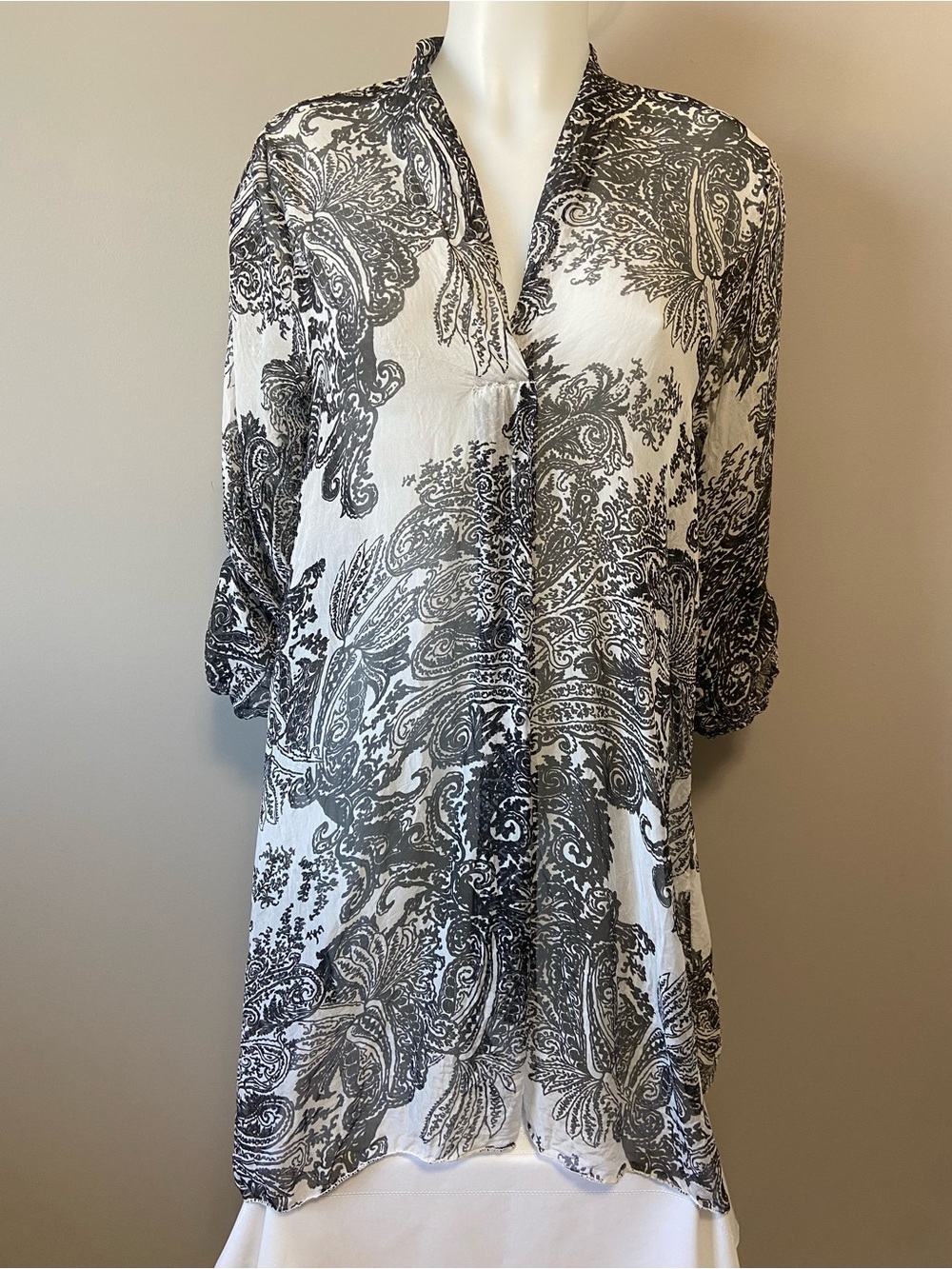 Giulia - Black & White Paisley Long-Sleeve Dress
